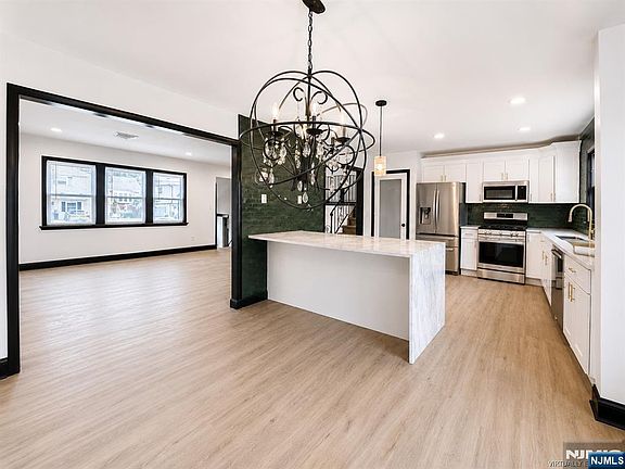 3rd image of 2849 Kathleen Terrace