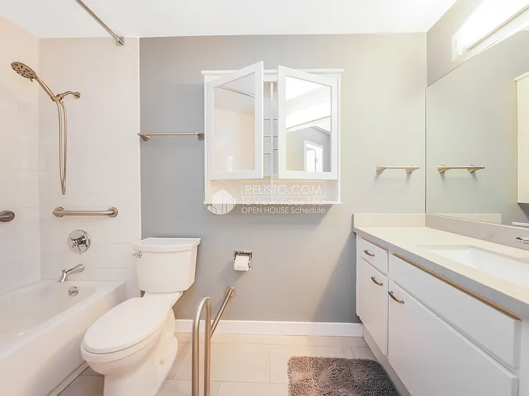 1425 Vallejo St #205 — Photo 11
