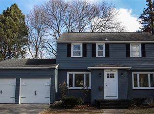 150 Rhinecliff Dr, Rochester, NY 14618