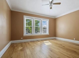 1142 W 77th St #3, Chicago, IL 60620