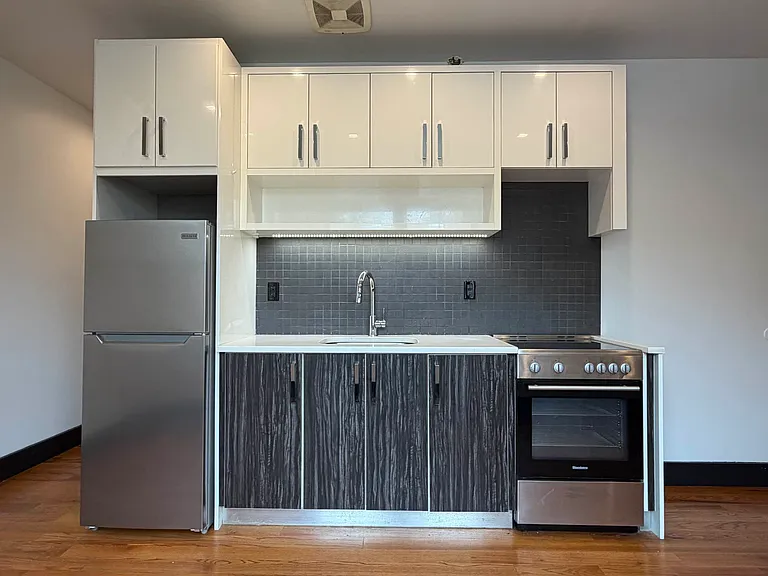 242 Parkside Ave #3A — Photo 3