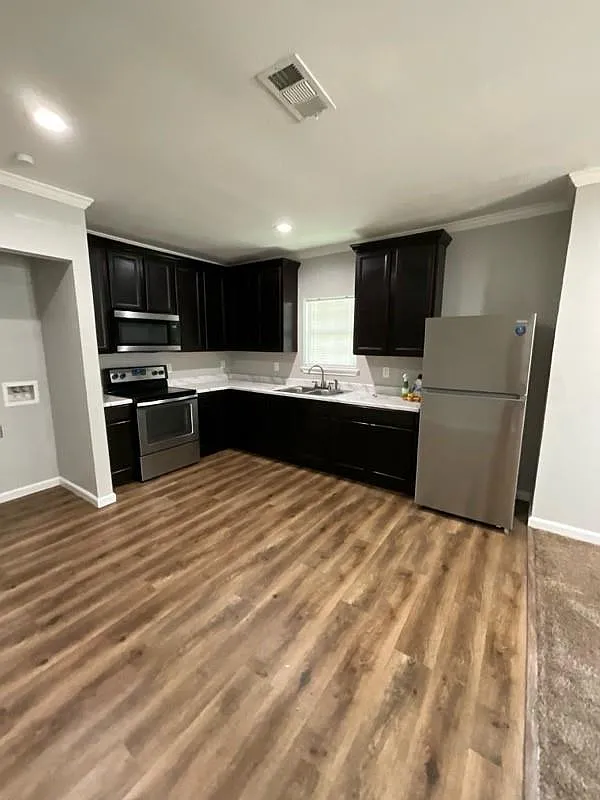 1 bed, 1.0 bath, 607 sqft, $1,000 — Photo 3