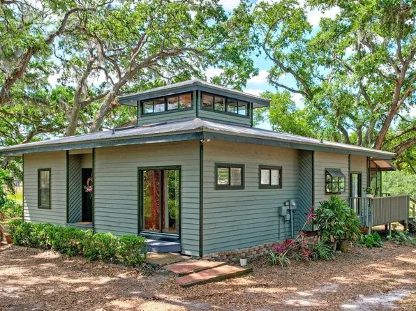 13437 McIntosh Rd, Thonotosassa, FL 33592