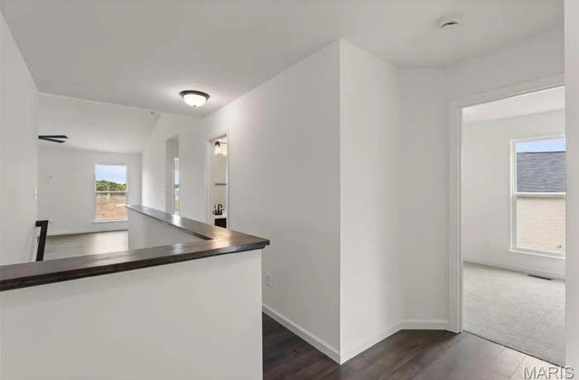 3 bed, 1380 sqft, $2,500 — Photo 2