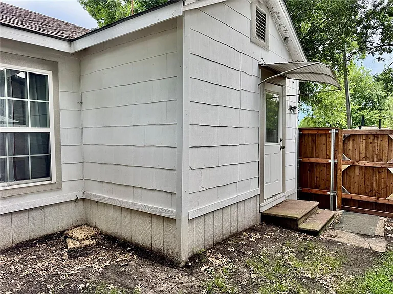 1197 FM 697 — Photo 32