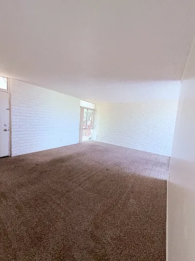 BROADWAY APARTMENTS — Photo 58
