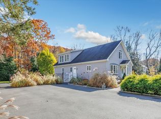 52 Nearbrook Dr, Newtown, CT 06470