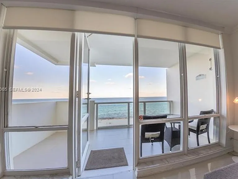 5601 Collins Ave #1206 — Photo 3