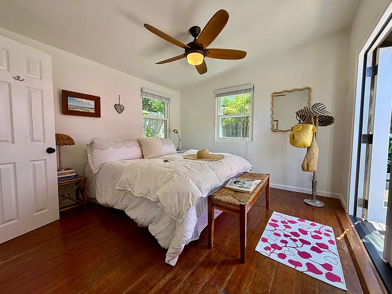 4415 Voltaire St — Photo 17