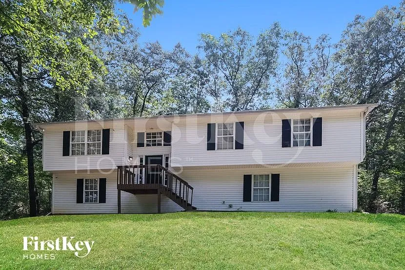 3 bed, 2.0 bath, 1520 sqft, $1,700 — Photo 1