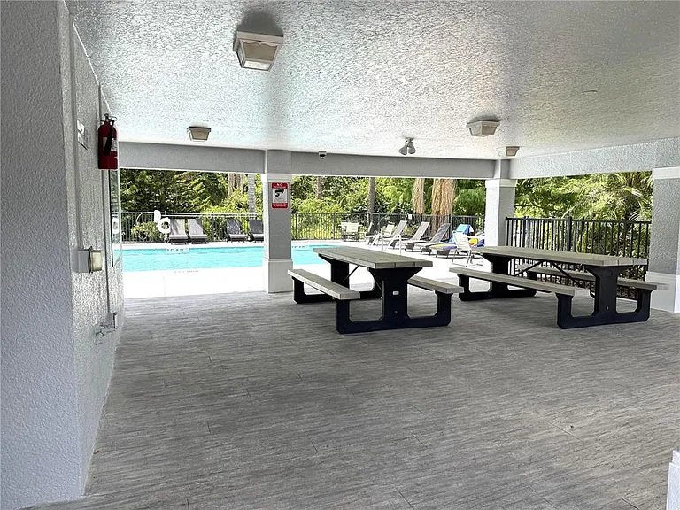 8503 Shallow Creek Ct — Photo 15