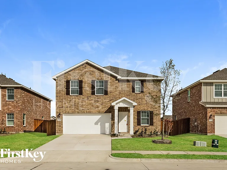 1822 Sandlin Dr — Photo 1