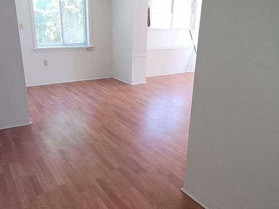 2nd image of 26 Howard St #1