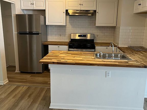4th image of 1608 Sweet Home Rd APT 6