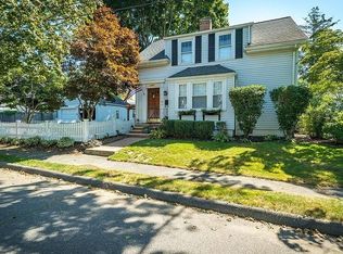 16 Martin St, Marblehead, MA 01945