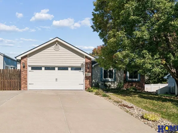 3322 Canyon Rd, Lincoln, NE 68516