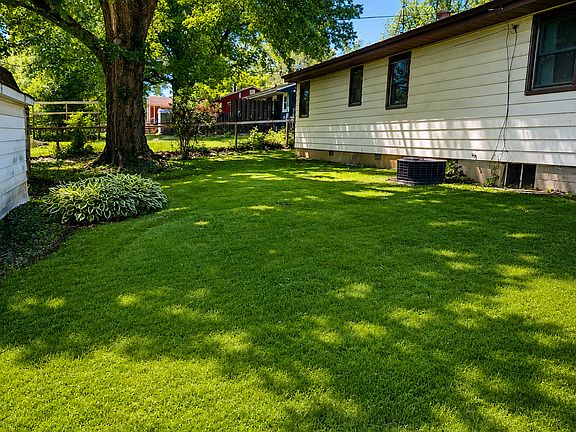 3rd image of 603 W Green Rd