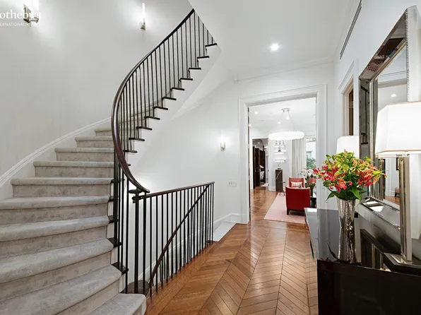 67 East 82nd Street image 6 of 25