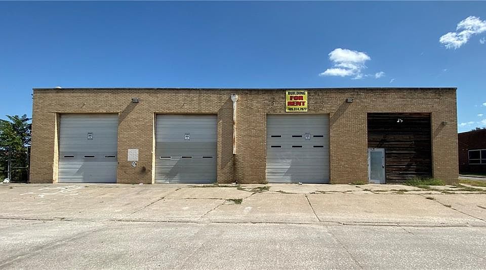 1st image of 220 S Francis Ave