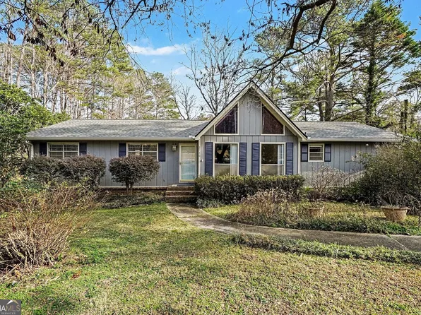 2736 Whisper Trl, Douglasville, GA 30135