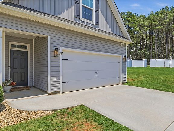 2nd image of 407 Sage Glen Pl