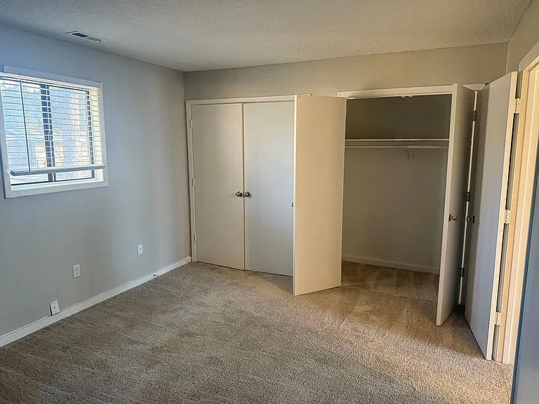 Berkshire Apartments — Photo 8