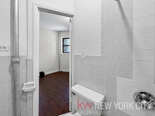 Rented by Keller Williams NYC | media 19