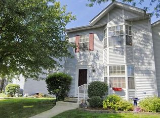 1336 Arlington Ct, Geneva, IL 60134