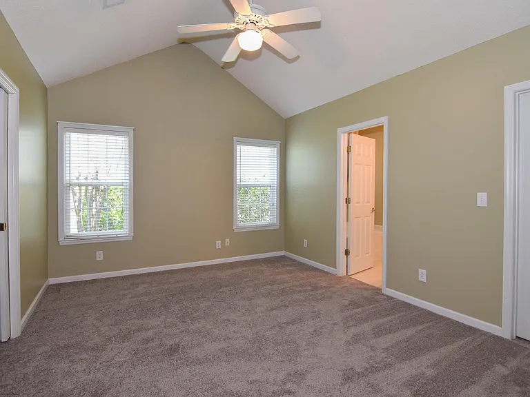 300 Prestwick Ct — Photo 8
