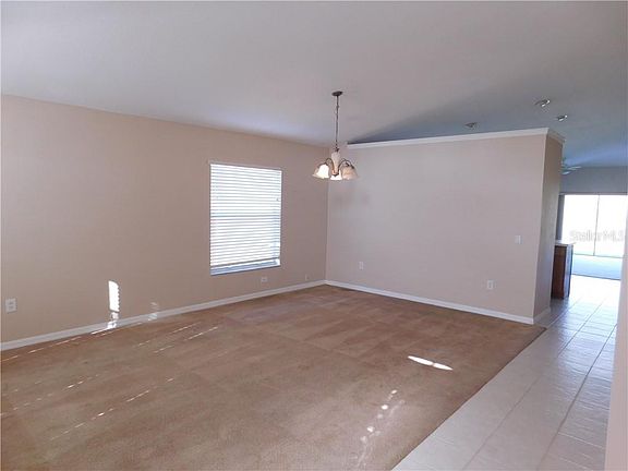 4th image of 31526 Triborough Dr