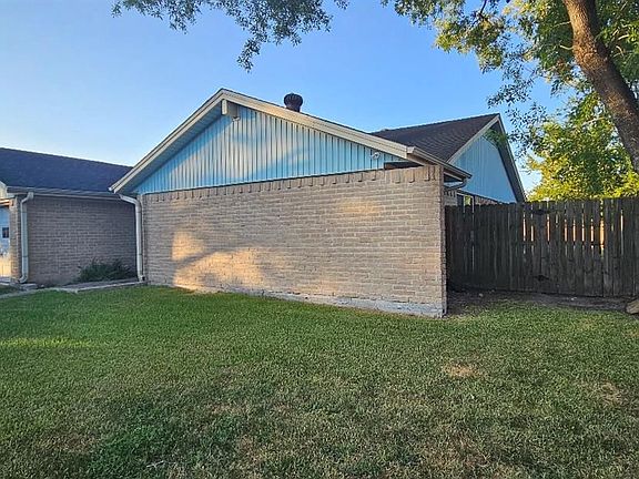 3rd image of 10611 Kirkwren Dr