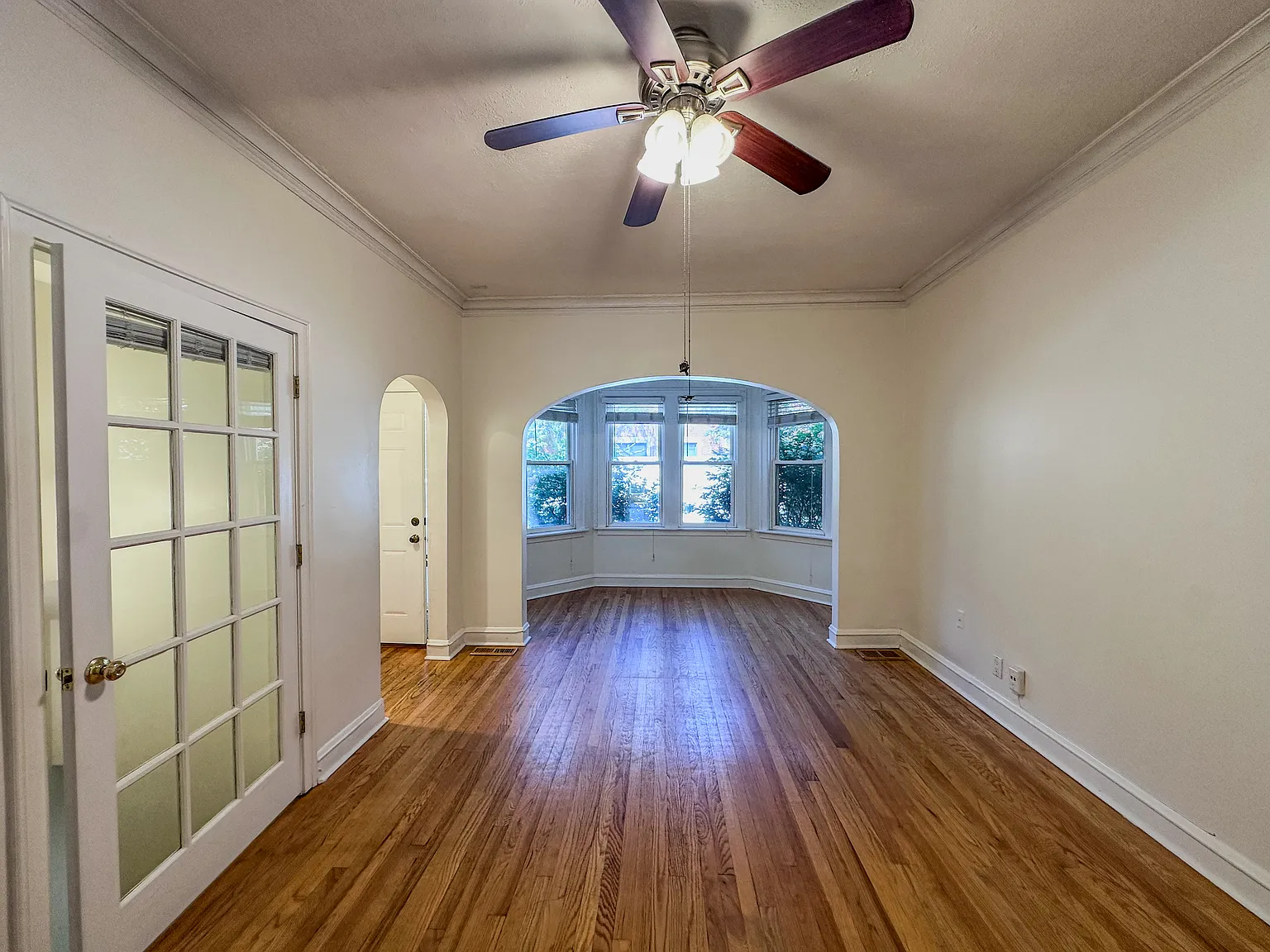 3 bed, 1800 sqft, $3,995 — Photo 2
