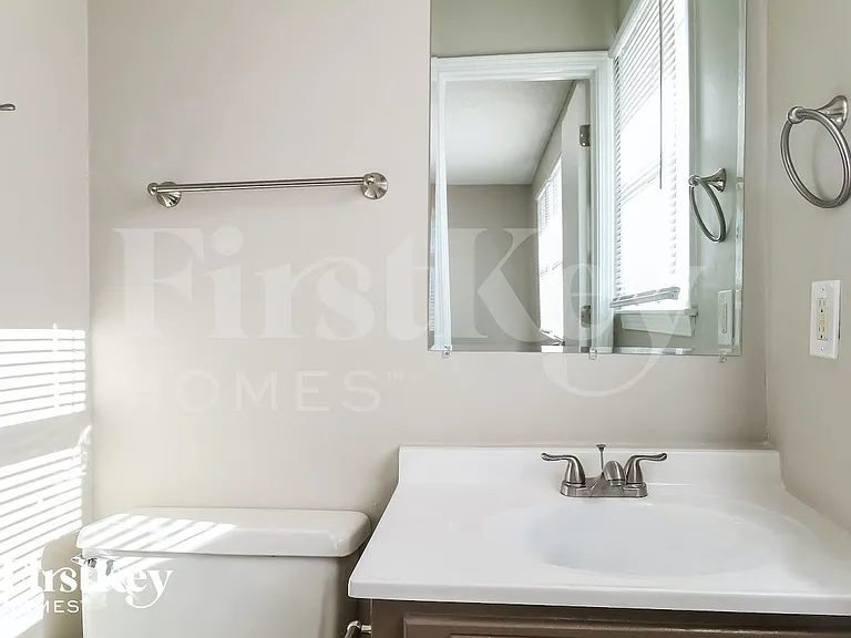 525 Sunset Ln — Photo 9