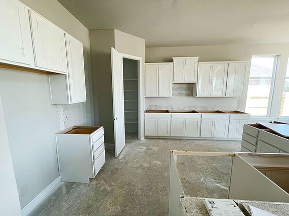 Kitchen with Island