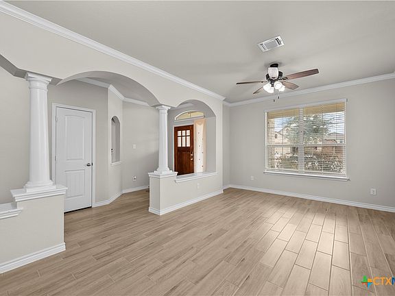 3rd image of 1305 Roma St