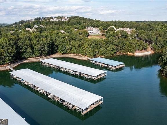 2nd image of 3552 Lake Ridge Dr