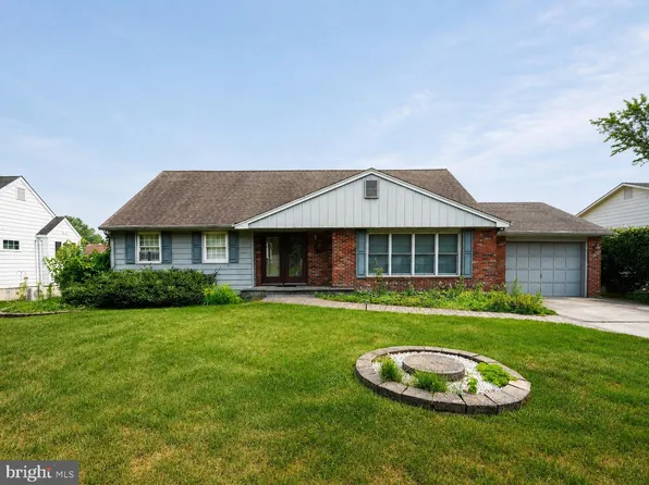 300 Wilson Ave, Woodbury Heights, NJ 08097