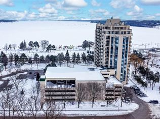 75 Ellen St #701, Barrie, ON L4N7R6