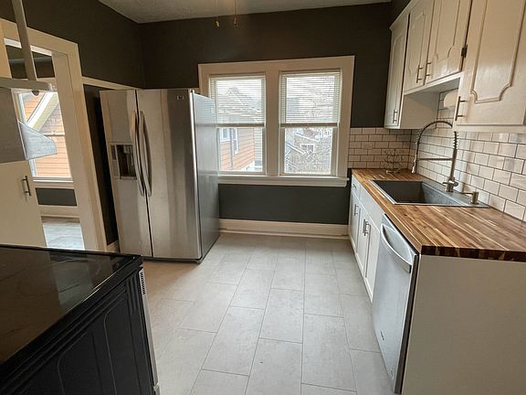 3rd image of 2065 Lincoln Ave #Up