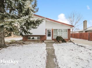 113 N School St, Addison, IL 60101