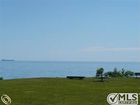 Vacant  7360 Woodland.jpg