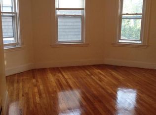 10 Farquhar St #1, Boston, MA 02131