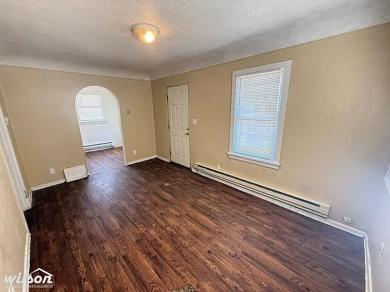1403 W Lincoln Ave — Photo 2