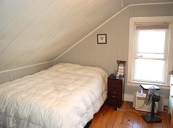 3rd image of 273 Wickenden St #3