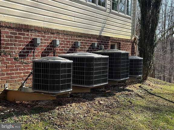 4th image of 1601 Rushing Stream Court Dr