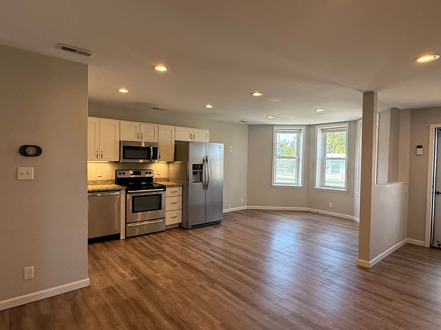 1 bed, 1.0 bath, 800 sqft, $1,200 — Photo 2