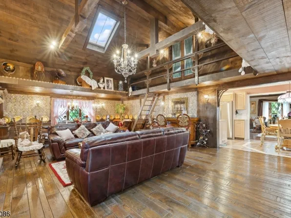 14 South Dr, Woodland Park, NJ 07424