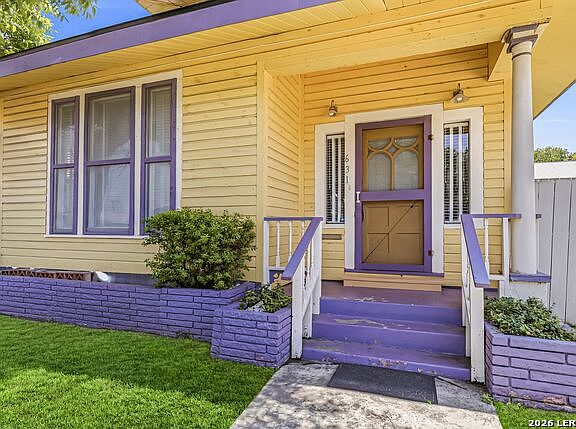 3rd image of 631 Cedar St