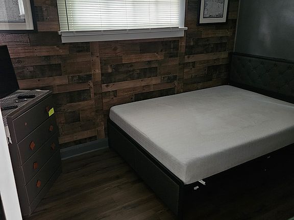 5th image of 1464 Schuyler Rd #1