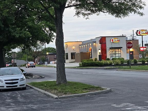 Canes @Eastwick Shopping